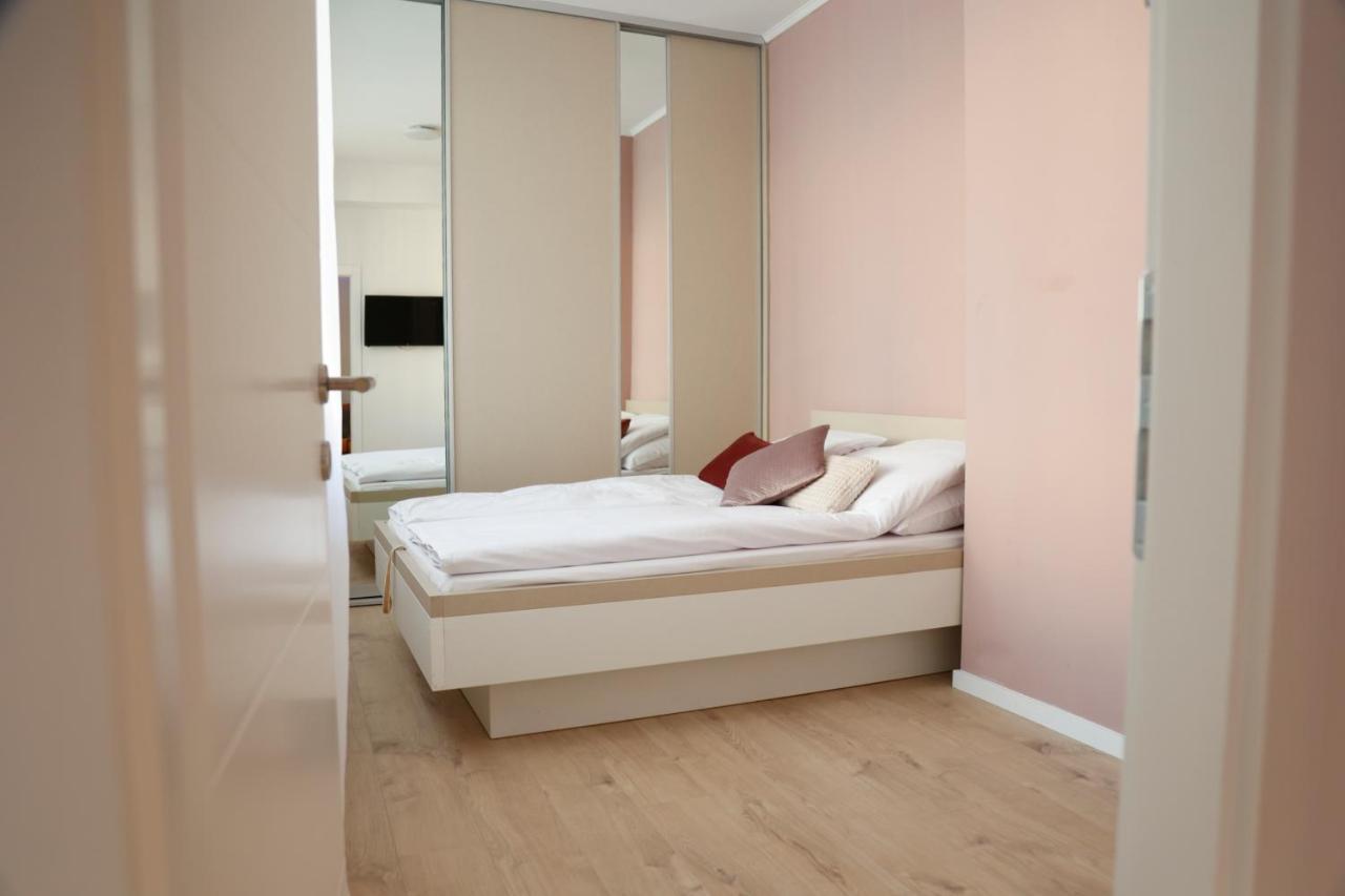 Ferienwohnung Blue And Rose Cozy - Quiet In The Best Location - Self Check-In - 5Th Floor With Elevator Sarajevo Exterior foto