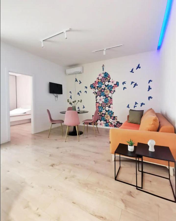 Ferienwohnung Blue And Rose Cozy - Quiet In The Best Location - Self Check-In - 5Th Floor With Elevator Sarajevo Exterior foto